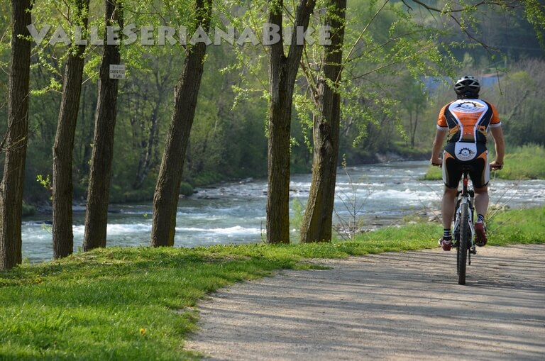 pedalare lungo le rive del Serio - valle seriana bike