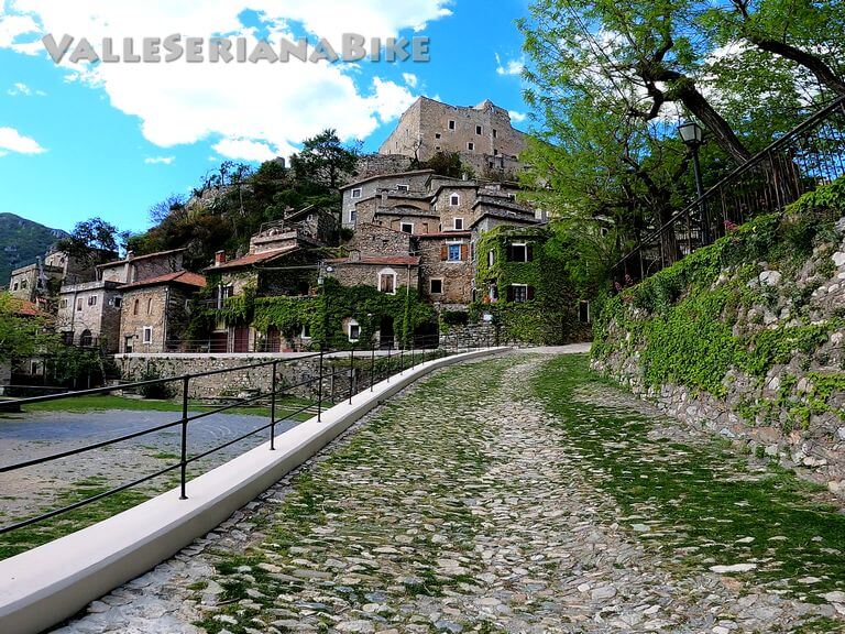 salita verso castelvecchio - valle seriana bike