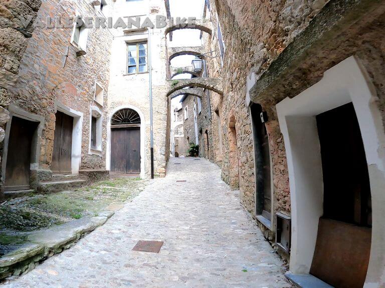 vie di castelvecchio - valle seriana bike