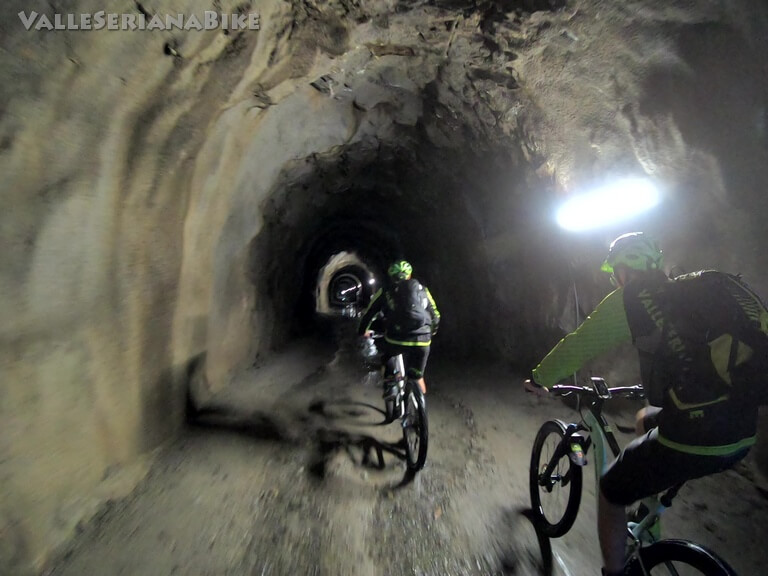 Tälligrattunnel - valle seriana bike