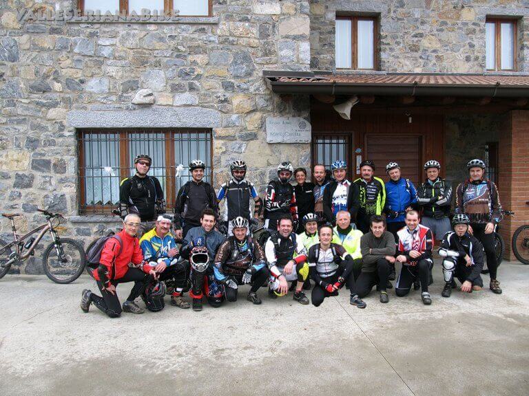 foto ricordo gruppone - valle seriana bike
