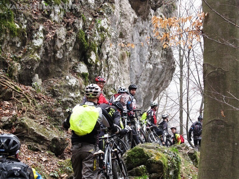 passaggio sentiero 528 - valle seriana bike