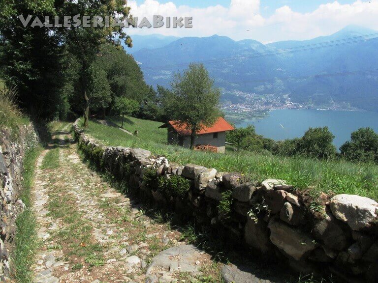 discesa verso San Giovanni - valle seriana bike