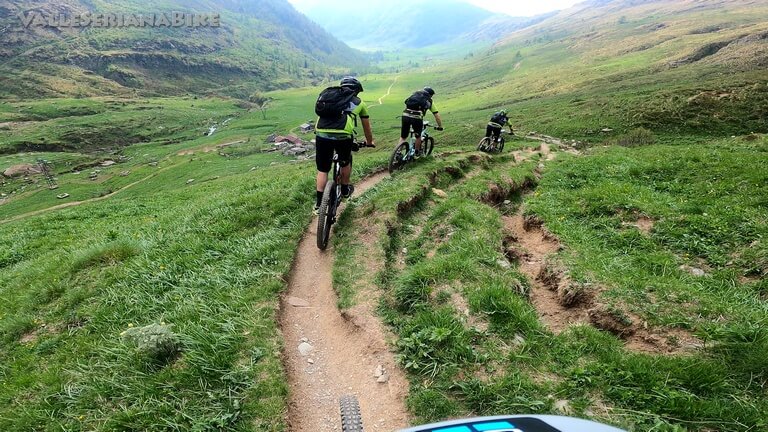 single track in Valbiandino - valle seriana bike