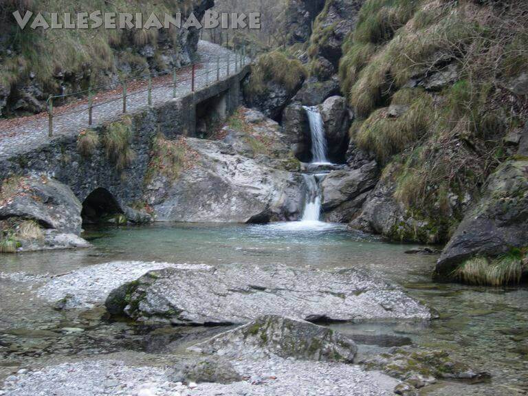 cascate - valle seriana bike